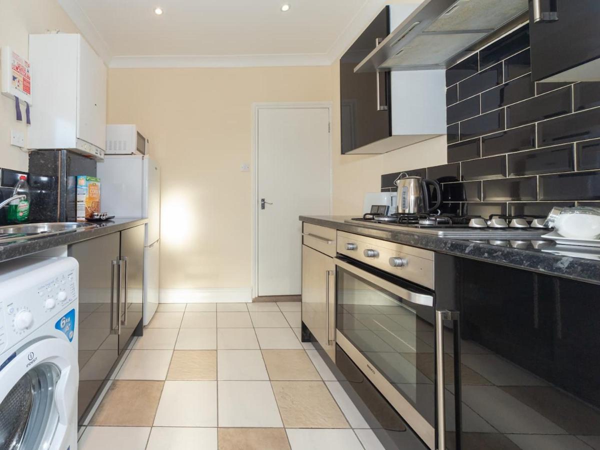 Bellaliving 2 Bedroom Apartment - Luton 루턴 외부 사진